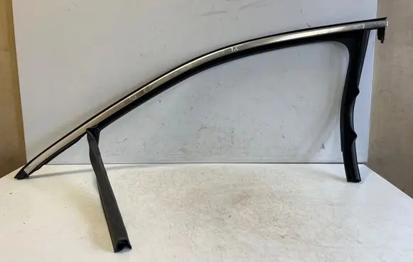 Volkswagen T-Roc Rubber seal front door window/glass 2GA837431