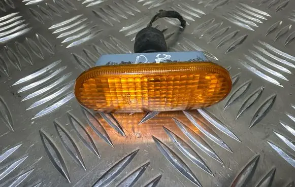 Volkswagen Golf IV Front fender indicator light 3B0949117B