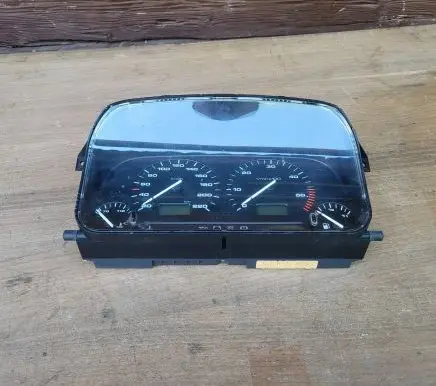 Speedometer (instrument cluster)