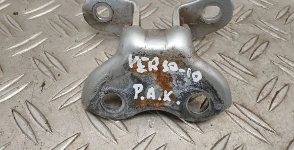 Toyota Verso Front door lower hinge 