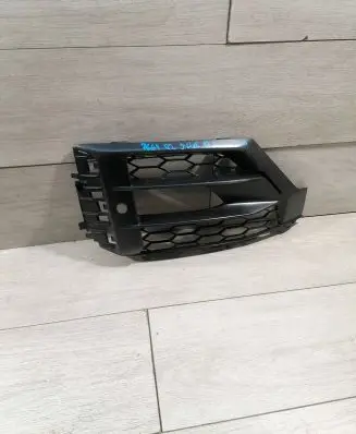 Audi Q2 - Front bumper lower grill 81A807682L