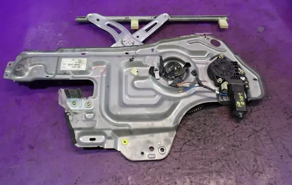 Hyundai Trajet Front door window regulator with motor 824803A000