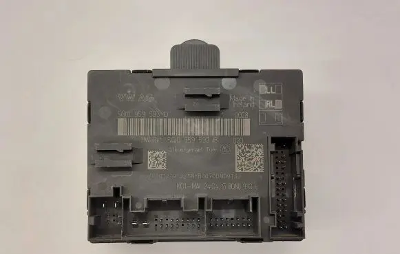 Volkswagen PASSAT B8 Door control unit/module 5Q0959393D 5Q0959393B