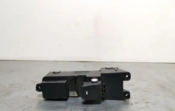 Hyundai Tucson TL Electric window control switch 93580D3031