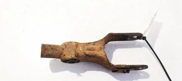 Peugeot 807 Engine mount bracket