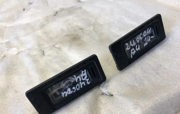 Audi A4 S4 B9 8W Number plate light 5na943021