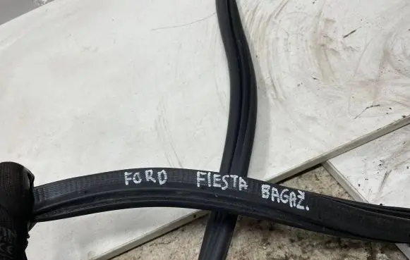 Ford Fiesta Loading door rubber seal (on body) 