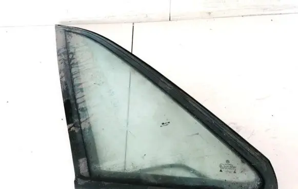 Volkswagen PASSAT B3 Rear side window