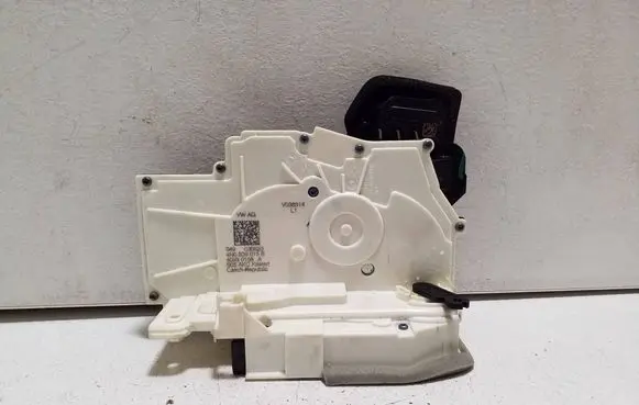 Porsche Taycan 9J1 Rear door lock 4N0839015B