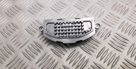 Volkswagen PASSAT B8 Heater blower motor/fan resistor 3Q0907521A