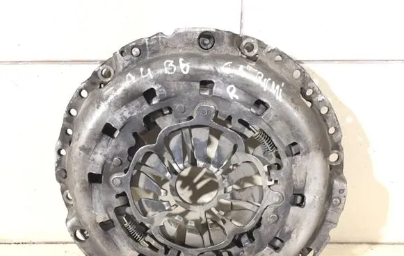 Audi A4 S4 B6 8E 8H Pressure plate 124029910