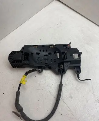 Audi A4 S4 B9 8W Front door exterior handle/bracket 8W0837812A