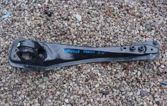 Toyota Corolla Verso AR10 Front axle beam 