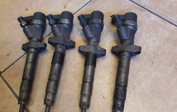 Renault Laguna I Fuel injector 8200084534 0445110084 58701