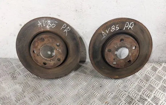 Toyota Avensis T270 Front brake disc 435120F030