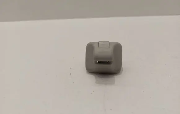 Sun visor clip/hook/bracket