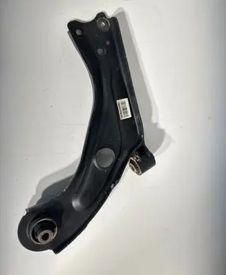 Peugeot 308 Front lower control arm/wishbone 9846329780
