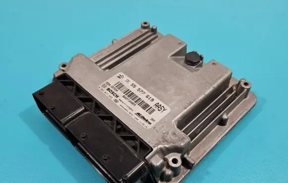 Opel Insignia A Engine control unit/module ECU 55577619 IMPRK1393016