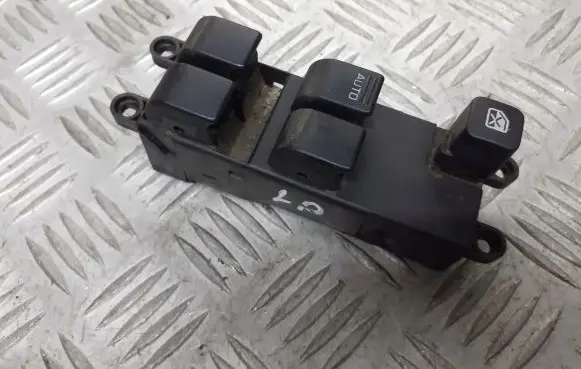 Nissan Primera Electric window control switch