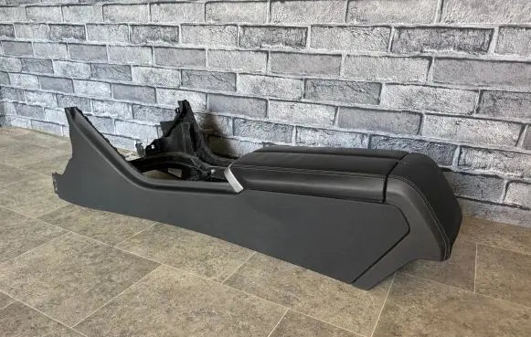 BMW 8 G15 Armrest 18669179
