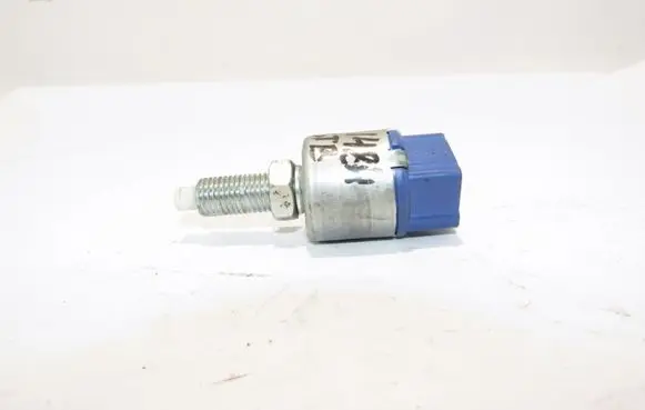 Toyota RAV 4 (XA20) Brake pedal sensor switch