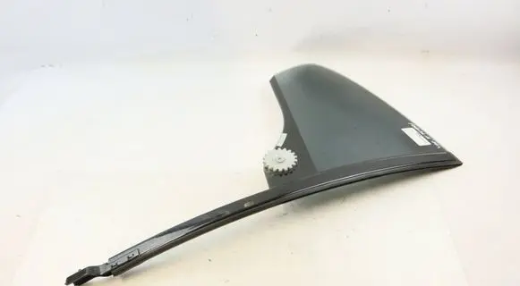 BMW M6 Rear vent window glass 7275380 51357275380