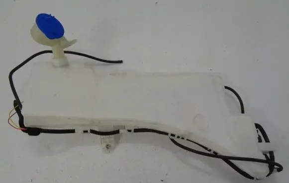 Citroen C5 Aircross Windshield washer fluid reservoir/tank 9826400780
