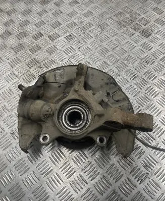 Toyota Avensis T250 Front wheel hub