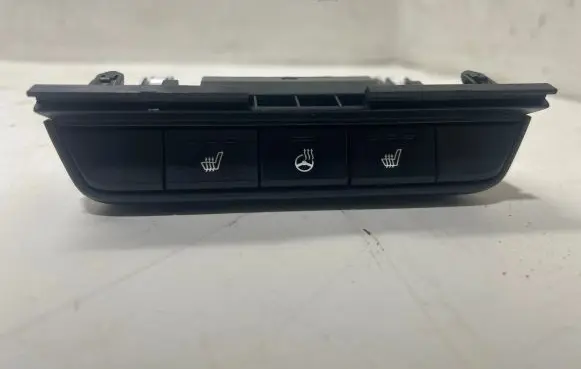 KIA Sportage Seat heating switch 2018081420 F04K000125 4A92041000