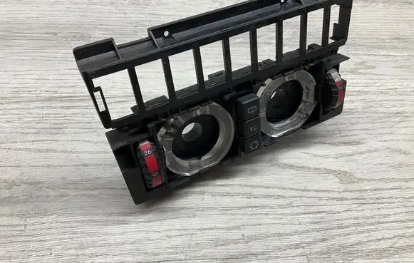 Mercedes-Benz E W124 Climate control unit 1248303885 9140010183