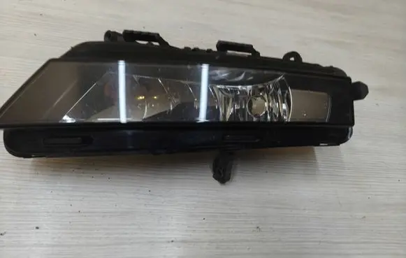 Skoda Octavia Mk3 (5E) Front fog light 5E0941700F