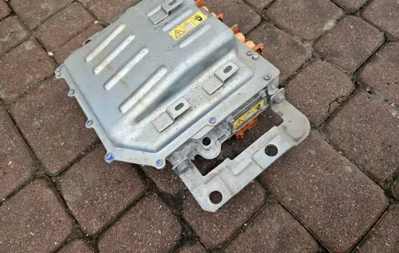 Renault Zoe Voltage converter inverter 293A07017R