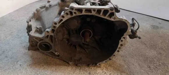 Toyota Avensis T270 Automatic gearbox XYHT A8901162