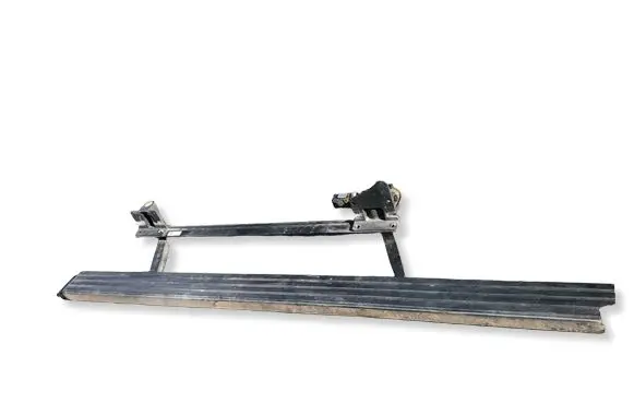 GMC Sierra IV Foot area side trim 84588891 G91AL006 1129220217