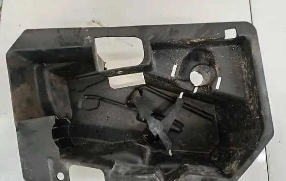 Volkswagen Touran I Spare wheel section trim 1T0012115
