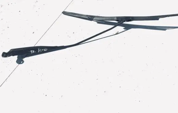 Mercedes-Benz A W168 Front wiper blade arm a1688200544