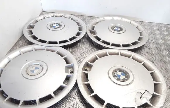 BMW 5 E39 R15 wheel hub/cap/trim 36131129843