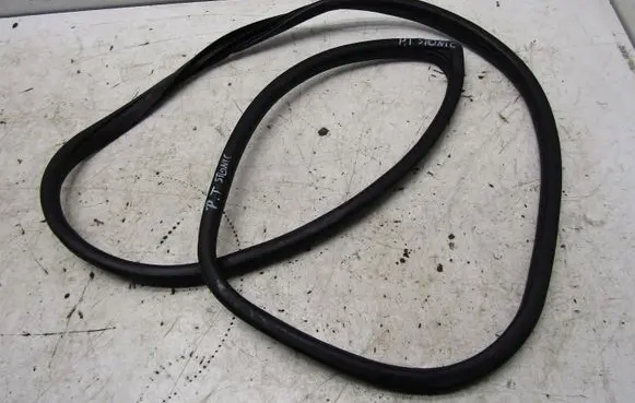 KIA Stonic Rear door rubber seal (on body) 