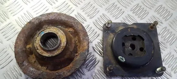Mazda MPV Coil spring mount 