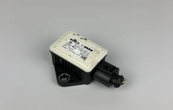 Audi A4 S4 B8 8K ESP acceleration yaw rate sensor 8E0907637C 0265005620 BPV128331