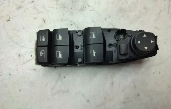 BMW 5 F10 F11 Electric window control switch 9241956