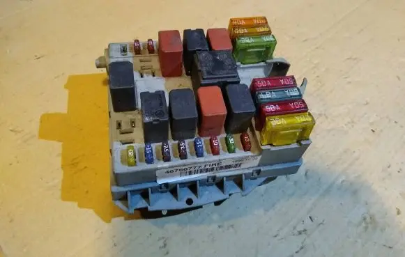 Fiat Punto (188) Fuse box set 46766777