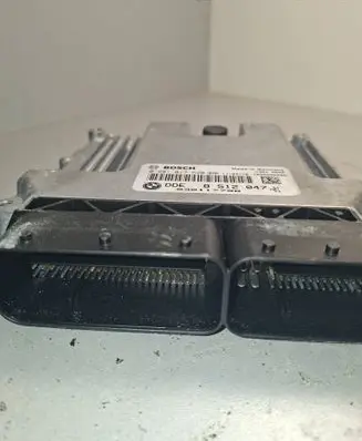 BMW 3 E90 E91 Engine control unit/module 0281017520 8512047 030117798