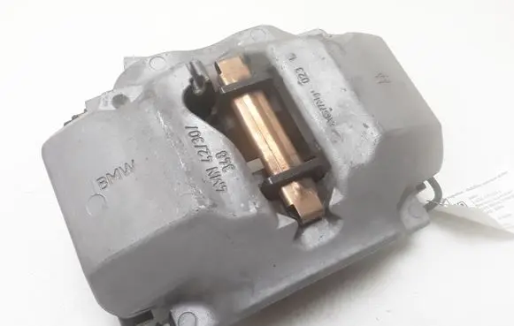 BMW 5 G30 G31 Front brake caliper 688373501