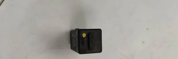 BMW 5 E39 Other relay 8365960 05065000