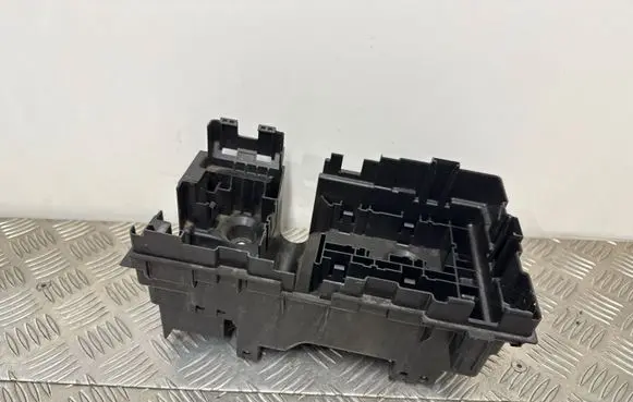 Chrysler Pacifica Fuse module 68239267AC