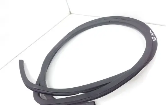 Nissan NV200 Front door rubber seal 20110910 221841