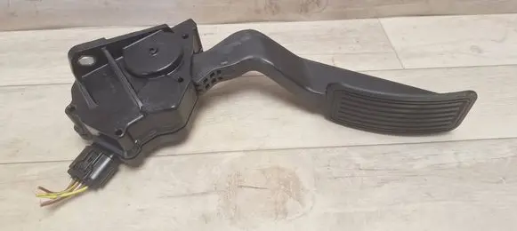 Mazda CX-7 Accelerator throttle pedal K42387390 03K06D00021