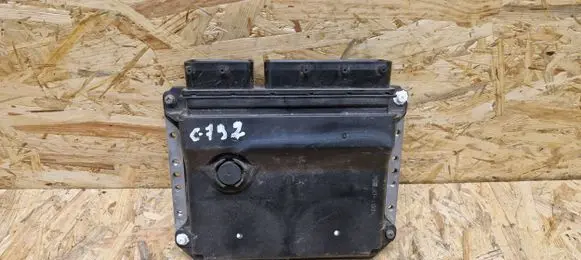 Toyota Auris 150 Engine control unit/module 8966102D91 MB1758009590