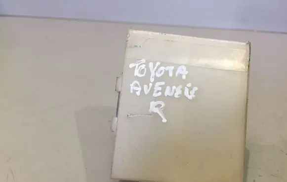 Toyota Avensis T250 Door control unit/module 8974105070 73668012